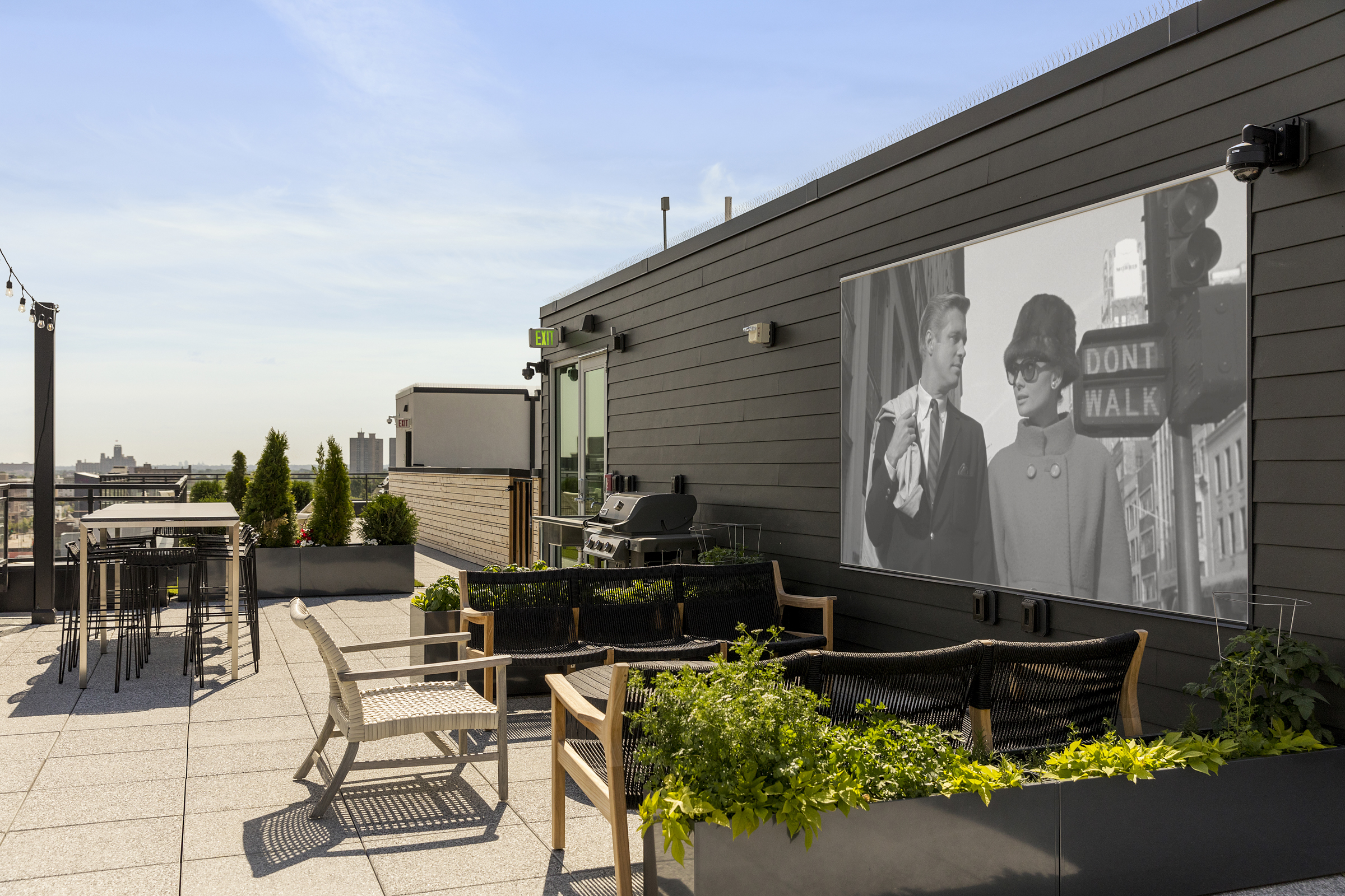 4 / Indoor-Outdoor Living