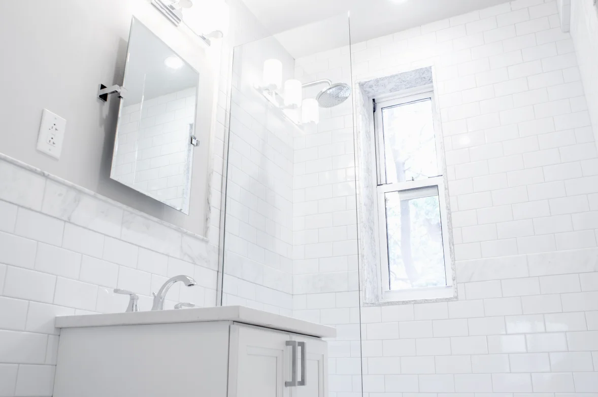 BATHROOM1.jpg