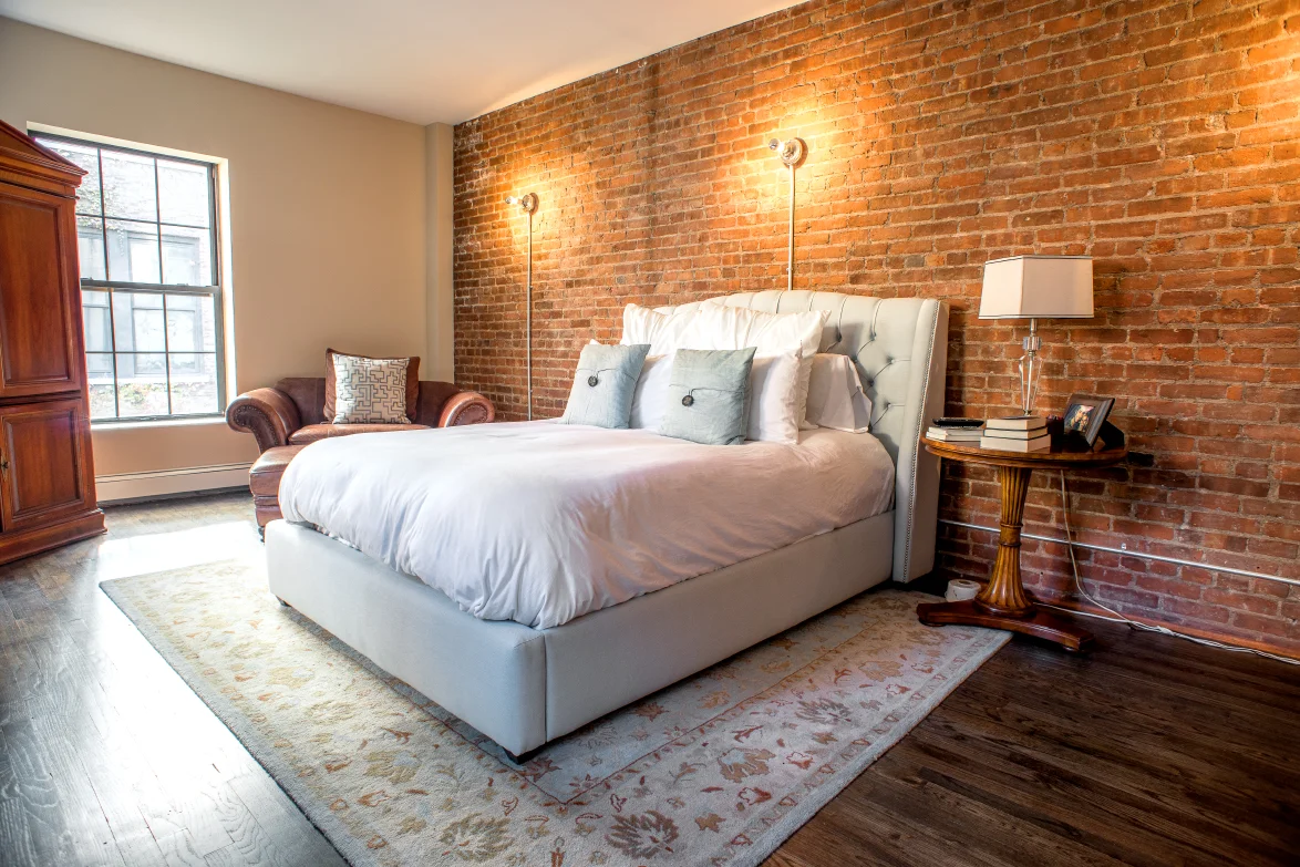 BEDROOM.jpg