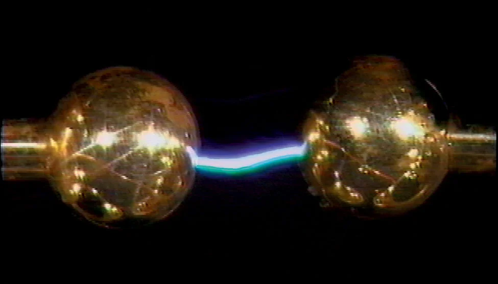 Physics Demonstrations in Electricity & Magnetism (DVD)