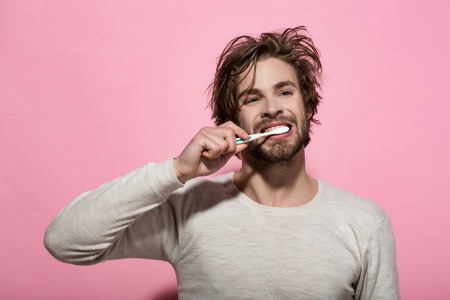 Cepillándose los dientes 