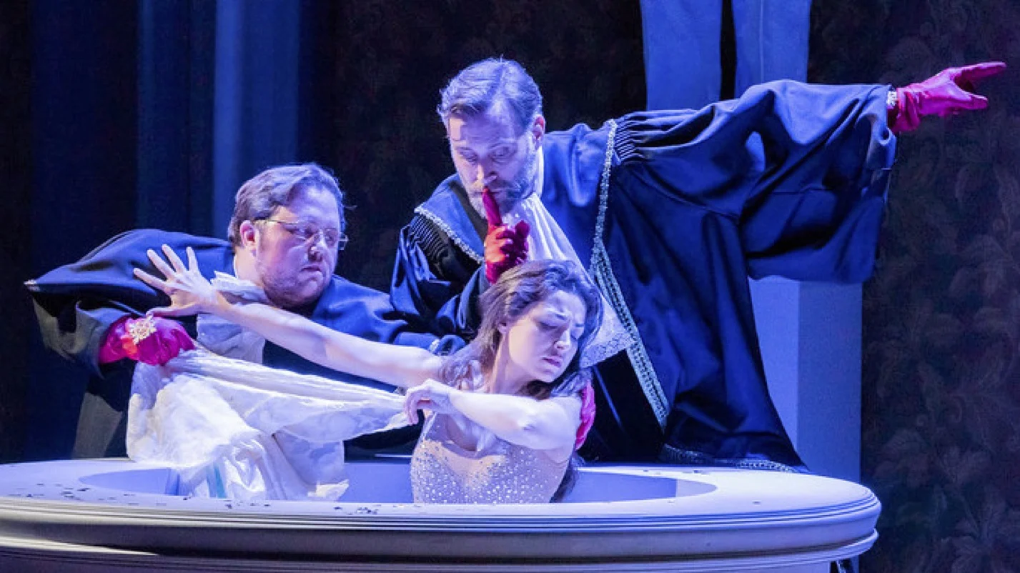 the judges threaten Susanna