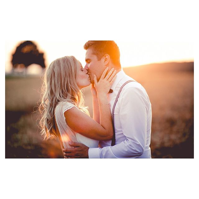 Missing those summer weddings! ;) #marriage #champagne #rennepont #cornfield #sunset #weddinginfrance #destinationwedding #destinationweddingphotographer #destinationweddingphotography #wijgaantrouwen #sunsetlovers #trouweninhetbuitenland #weddingpho