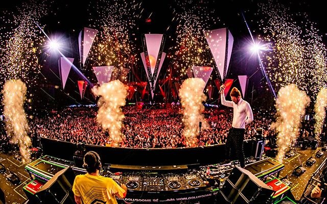 First festival of the year! Crazy german sundays at @worldclubdome with @dimitrivegasandlikemike