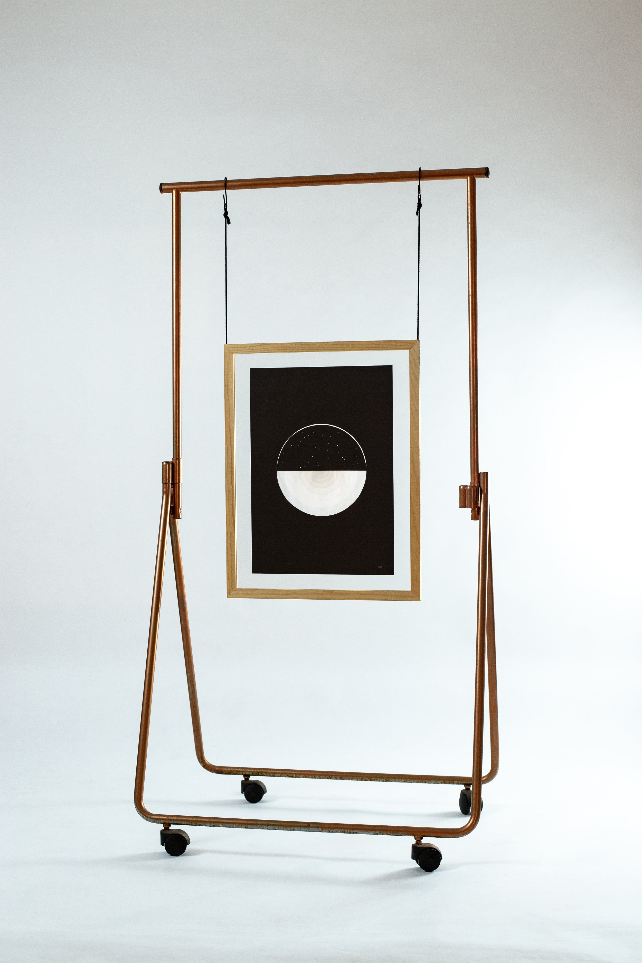Transparent-DivingLight-stand-web.jpg