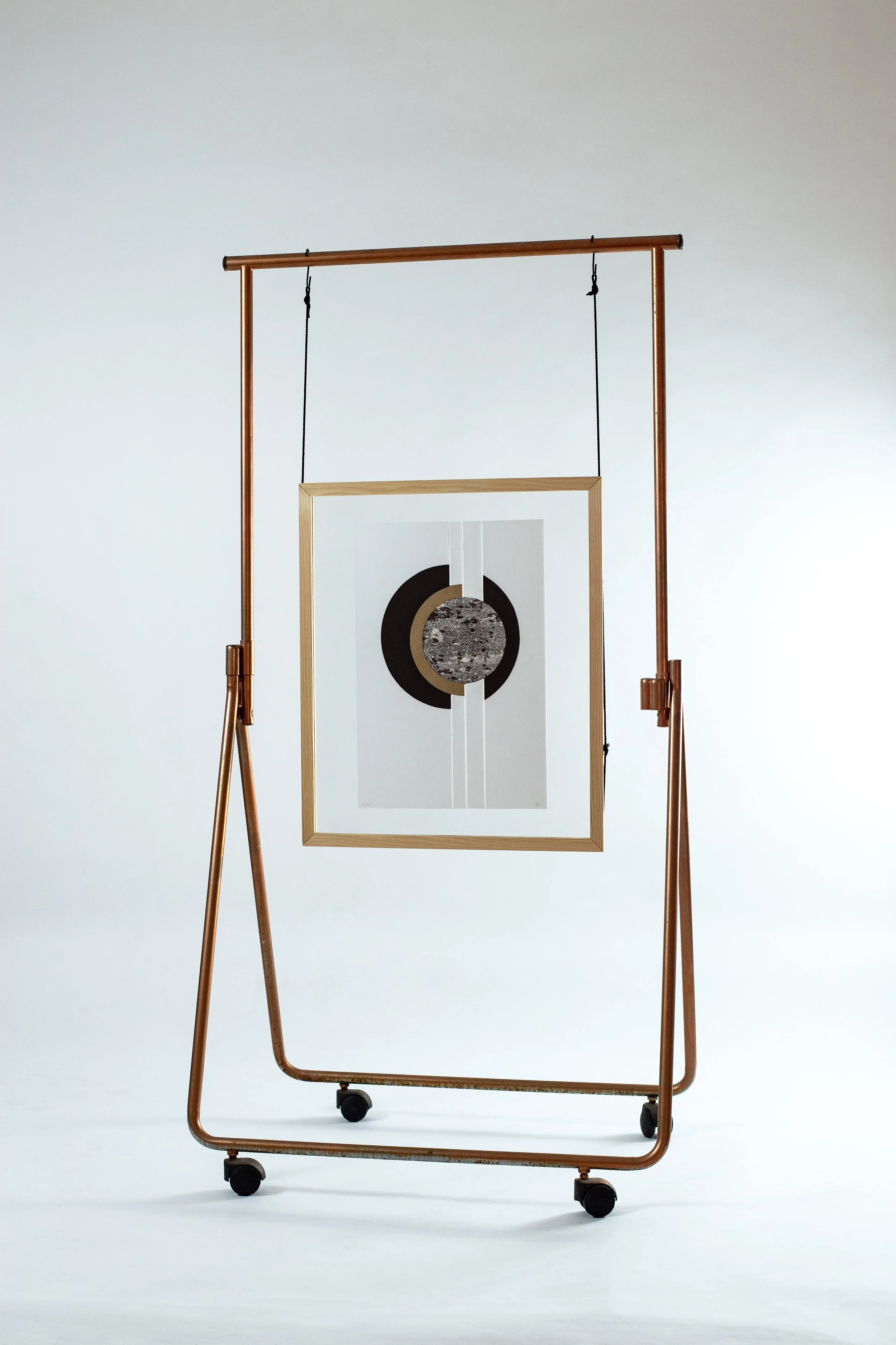 Transparent-MoonLight2-stand-web.jpg