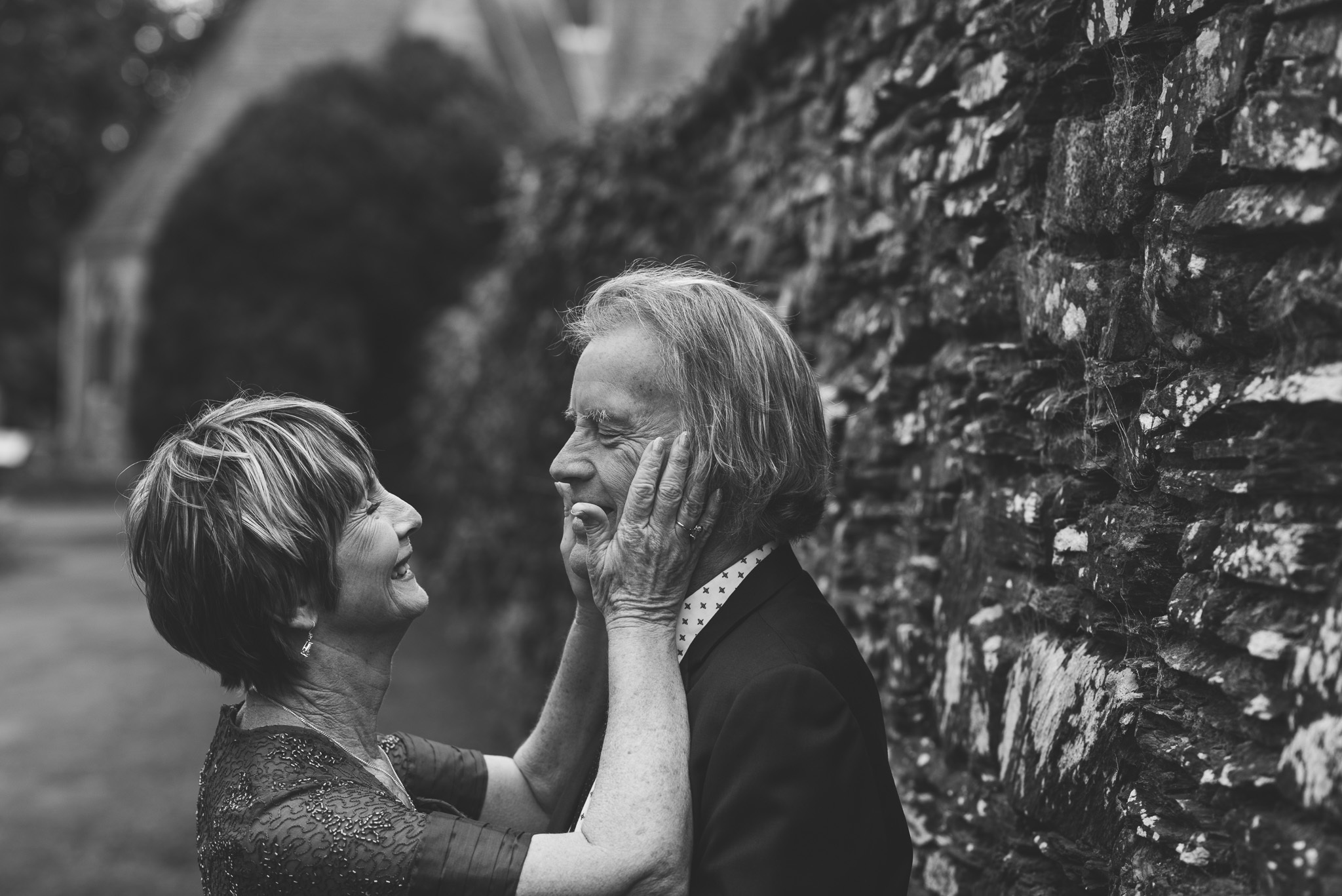 Australian Couple elope to Luss Scotland