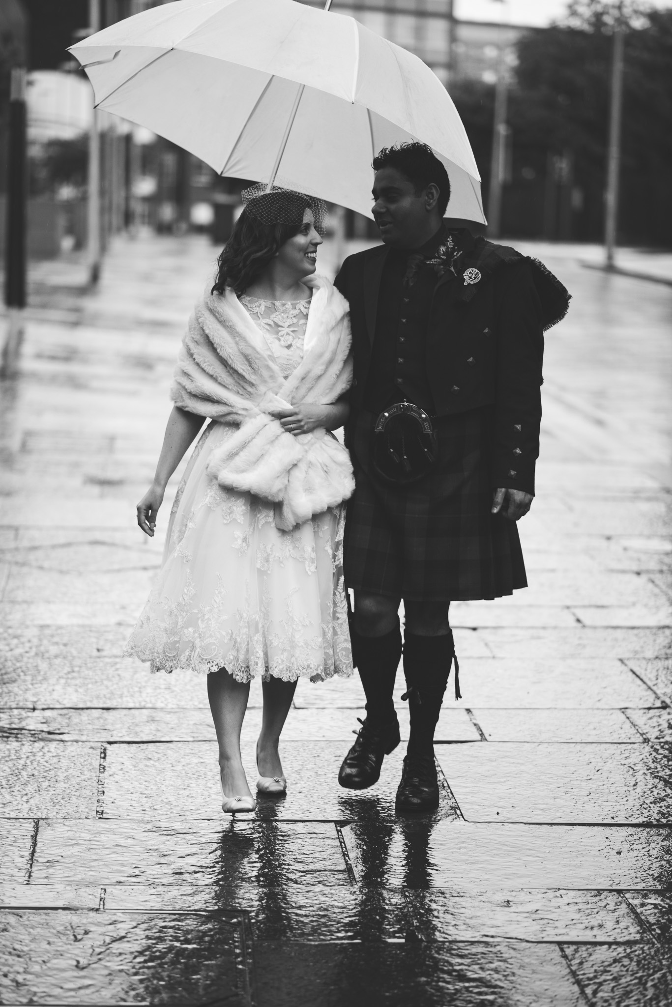 Wedding couple in Glasgow Merchant City