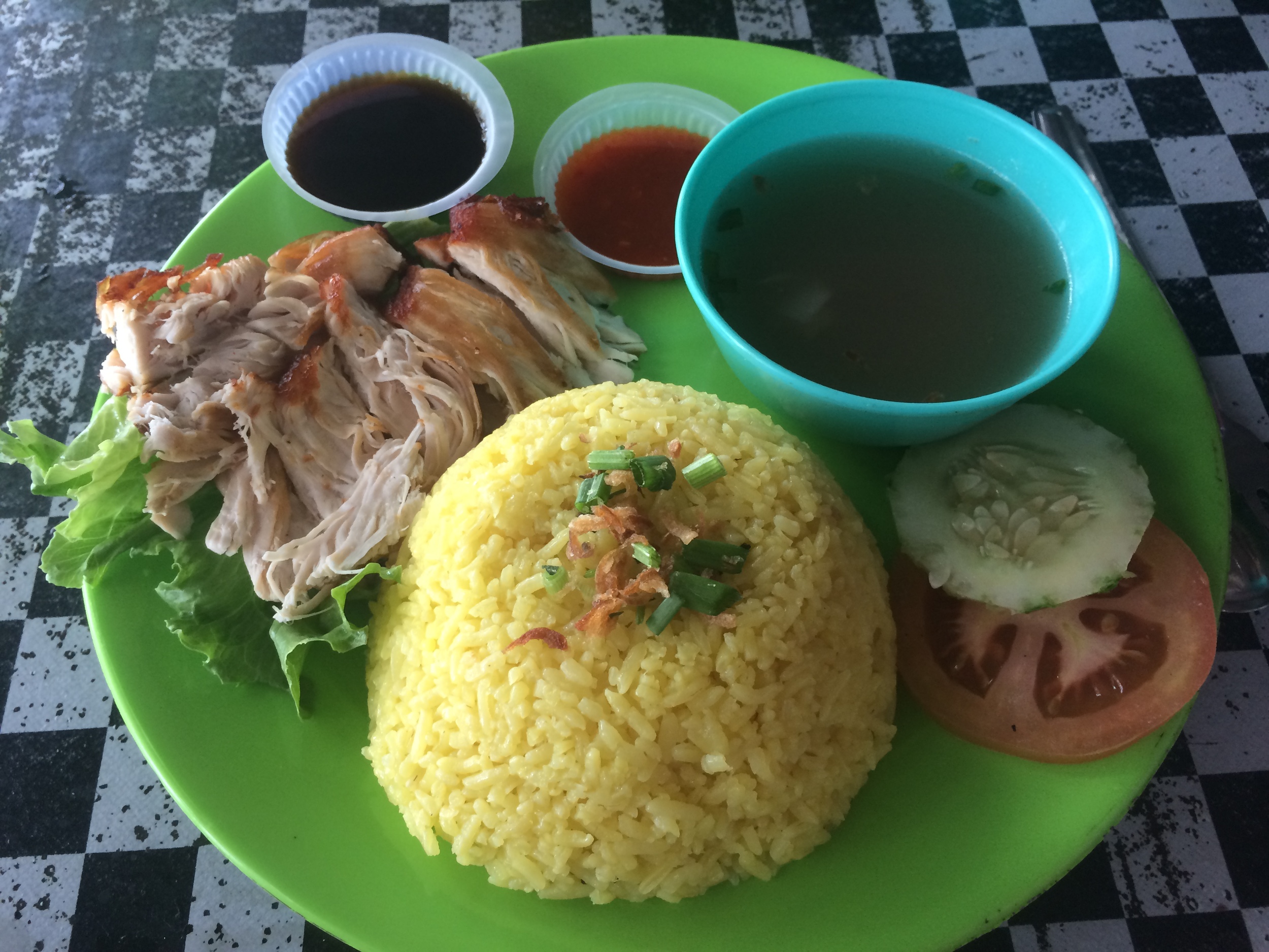 Nasi Ayam (típico malayo)
