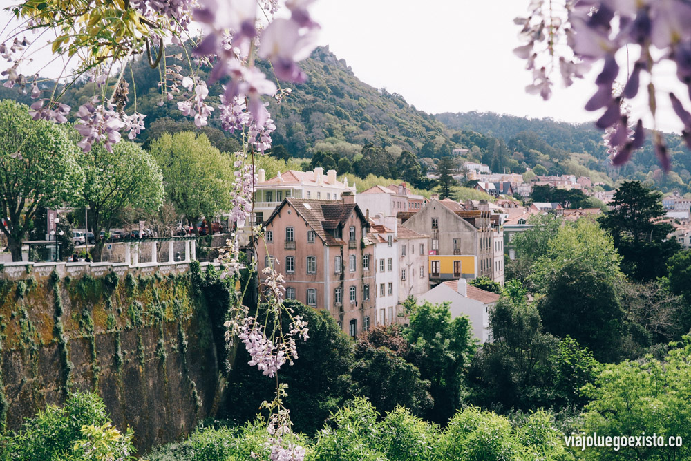  Vistas de Sintra, un bonito y turístico pueblo rodeado de montañas y castillos. 