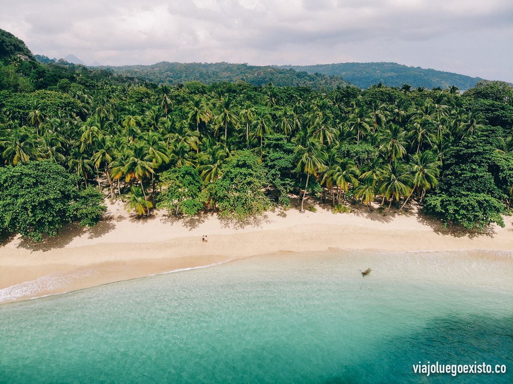  Praia Banana a vista de dron, con nosotros saliendo como hormiguitas. 