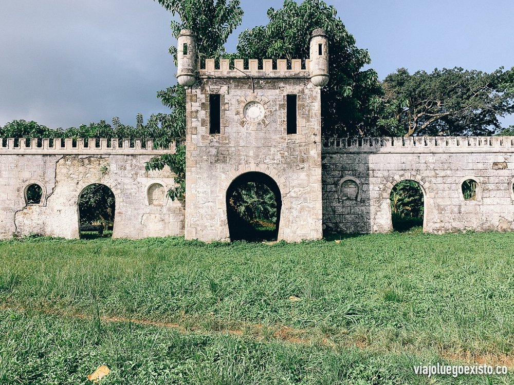  Antigua fachada de Roça Sundy. 