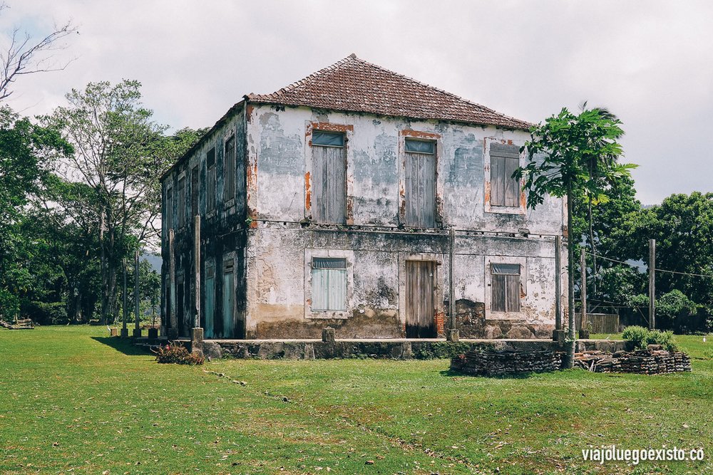  Antiguo edificio de una Roça en la plantación de Terreiro Velho. 