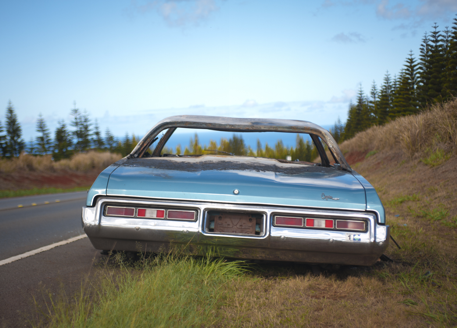 Kamehameha Hwy. Archival Pigment Print, 27.5" x 19.75" 2013