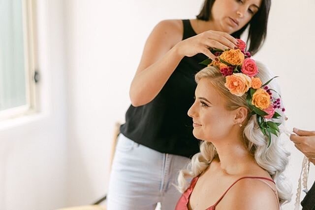 &bull; K I N D  W O R D S &bull; .
.
.
.
.
.

Not only is Jessica easy going, kind and relaxed but she is talented at what she does! I had Jessica and her wonderful assistant do my wedding hair and I could not have been happier. We had arranged a tri