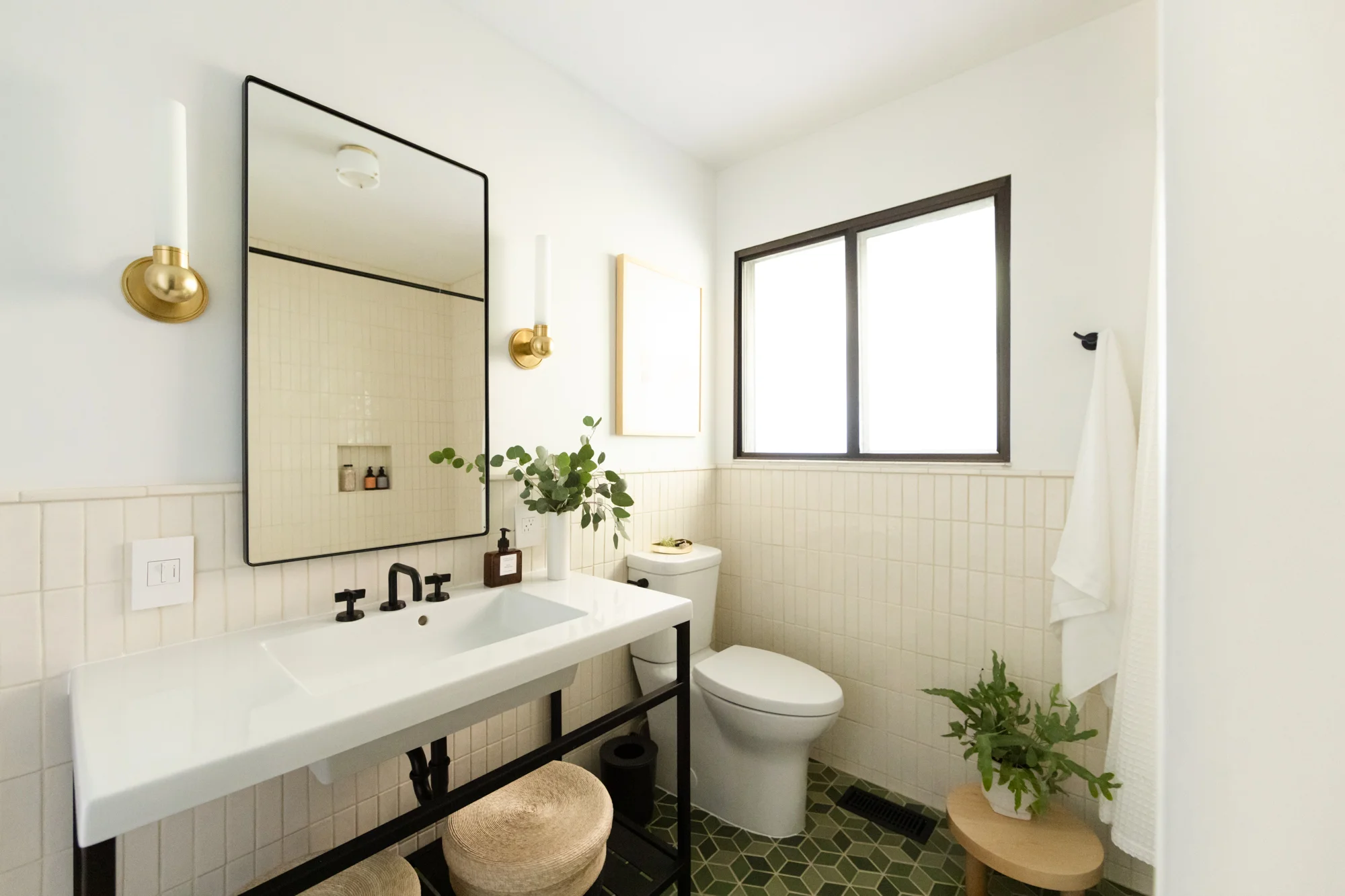 Varaluz - Kye Rounded Rectangle Mirror