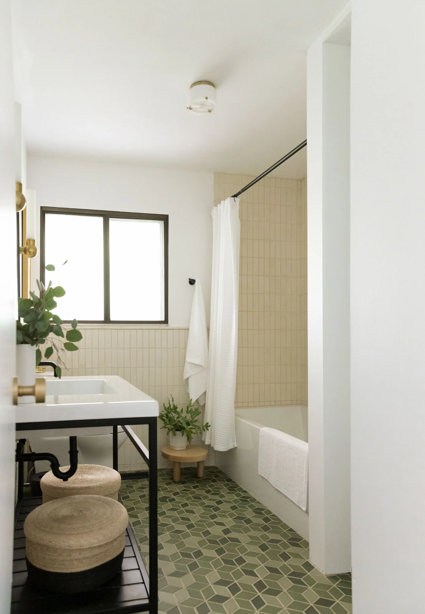 Pratt & Larson - Custom Blend Tile - Green Variation with custom matte black vanity