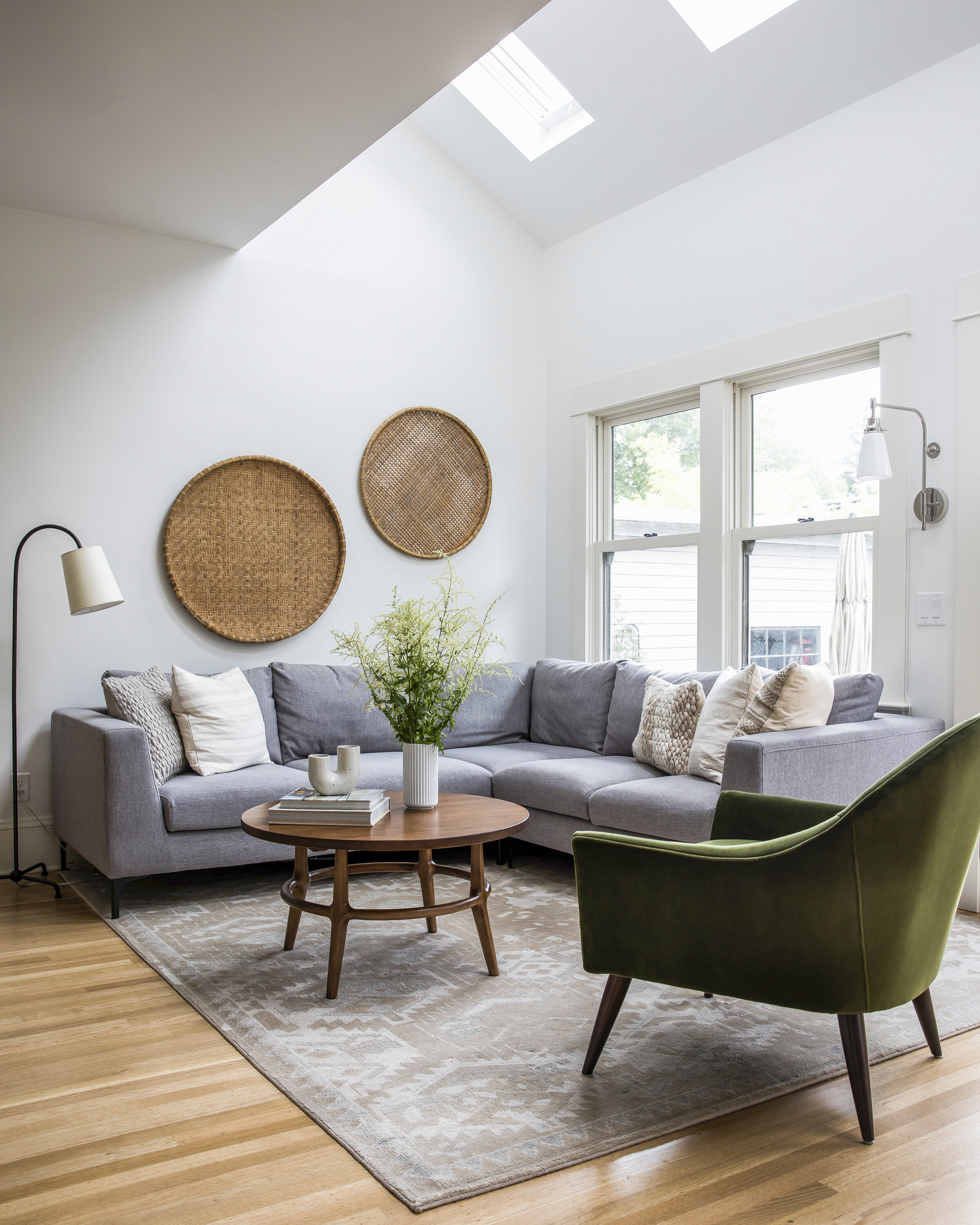 Casework_Laurelhurst_09-17-19_family room_01.jpg