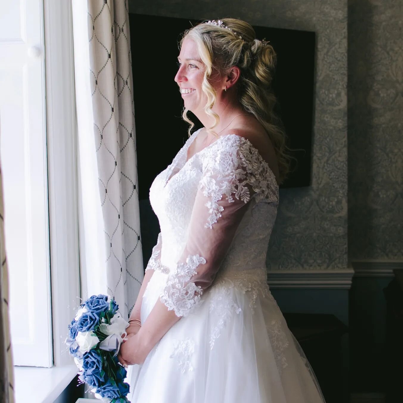 Rachel just before her wedding ceremony. 
#weddingsdevon #devonwedding #devonweddings #devonweddingphotographers #nikon #naturallightphotography
