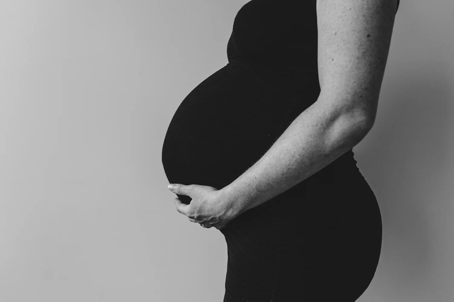 Melbourne maternity photography session | Laura Coutts Photography