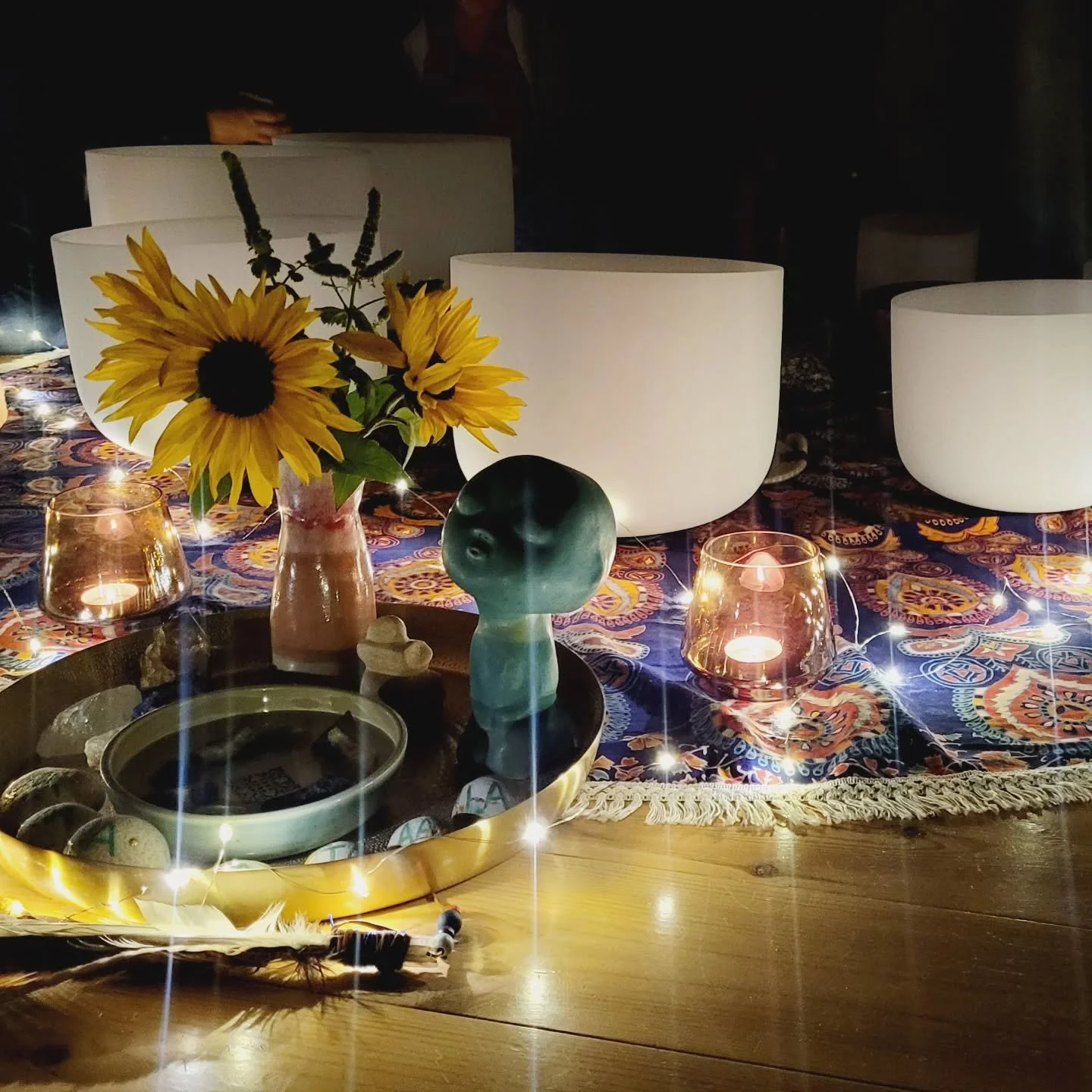 Tak for endnu en smuk lydrejse i MUTE studio, en rejse der bev&aelig;gede sig dybere end ord og som forts&aelig;tter d. 16. november 🙏 Der er &eacute;n plads tilbage, hvis du er interesseret 🍂 🍁🍂#SacredSoundJourney #bornholm
https://www.facebook.