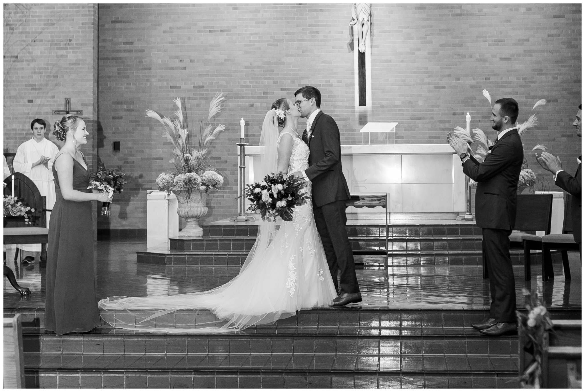 fall_wedding_pullmans_trolley_resturant_kimberly_wisconsin_1681.jpg