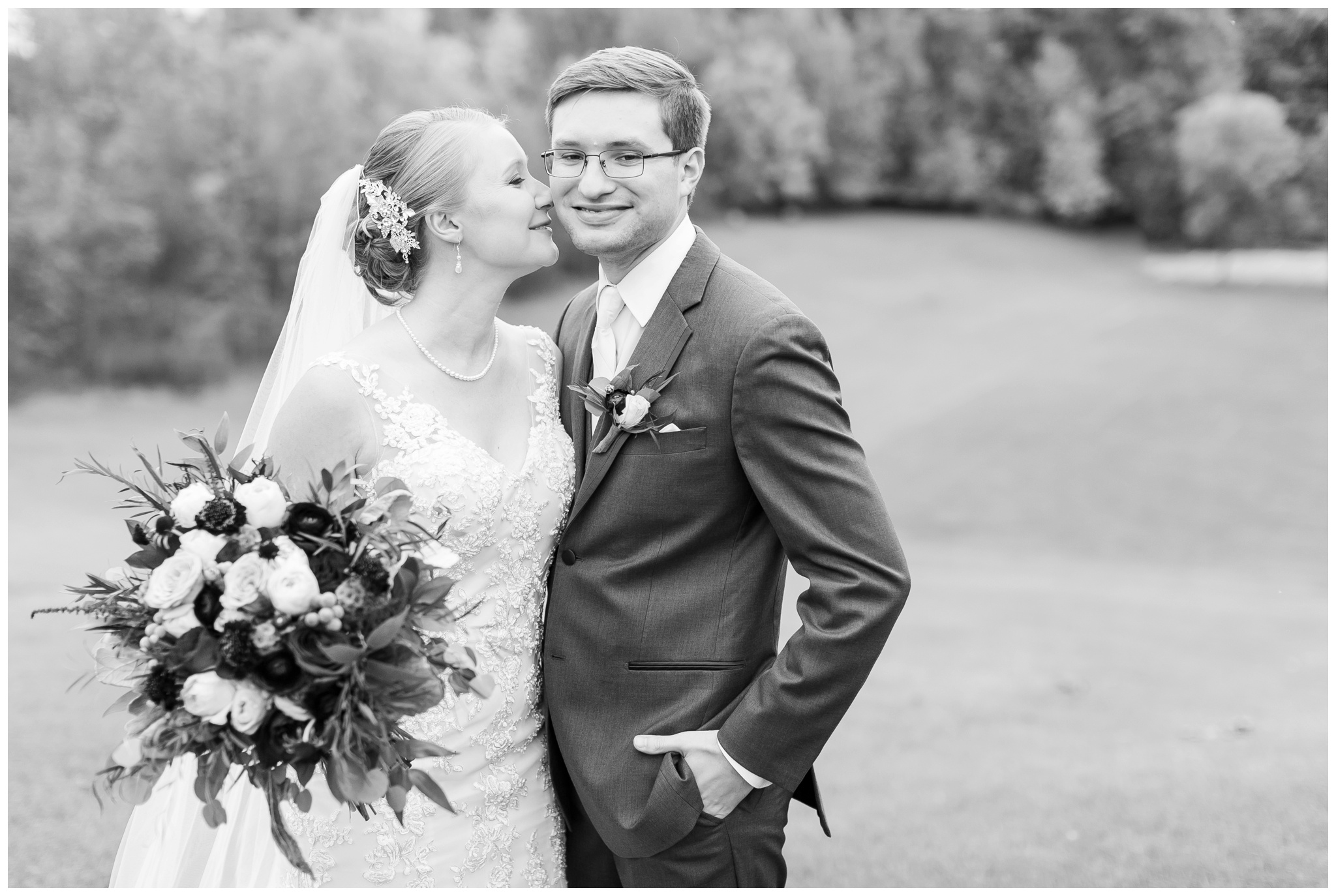 fall_wedding_pullmans_trolley_resturant_kimberly_wisconsin_1713.jpg