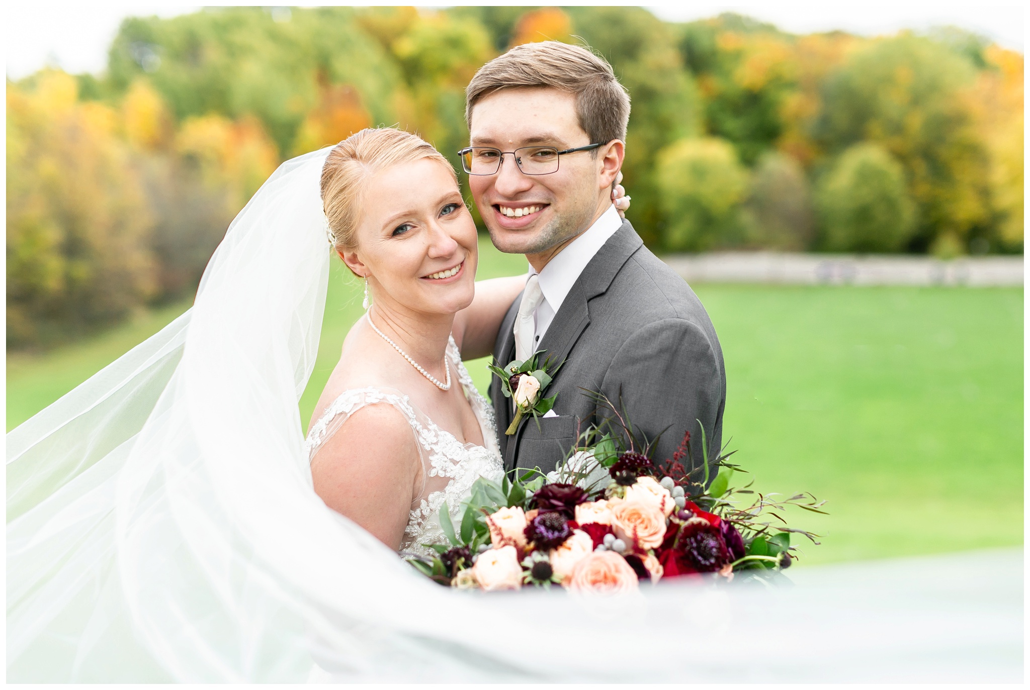 fall_wedding_pullmans_trolley_resturant_kimberly_wisconsin_1722.jpg