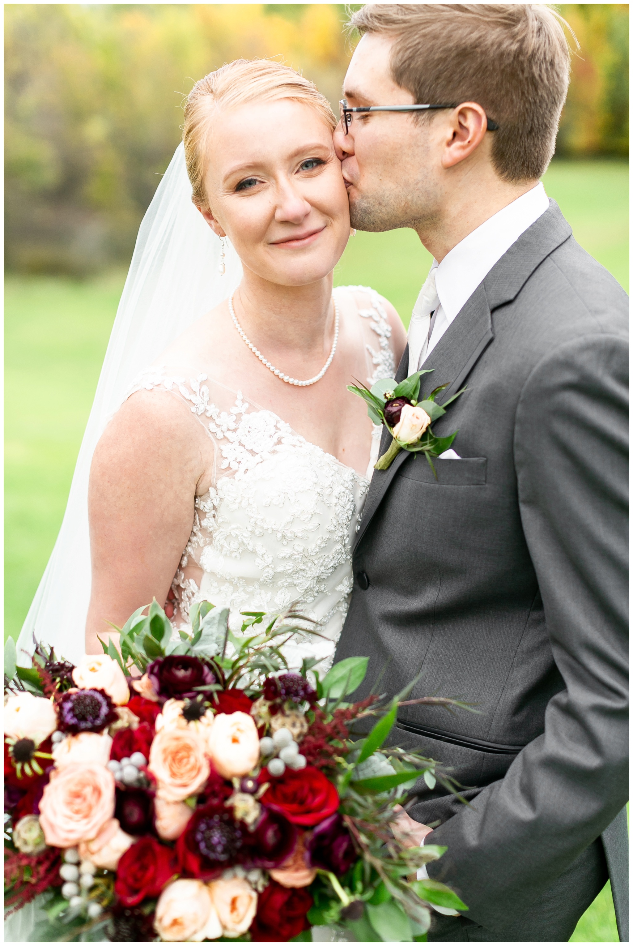 fall_wedding_pullmans_trolley_resturant_kimberly_wisconsin_1721.jpg