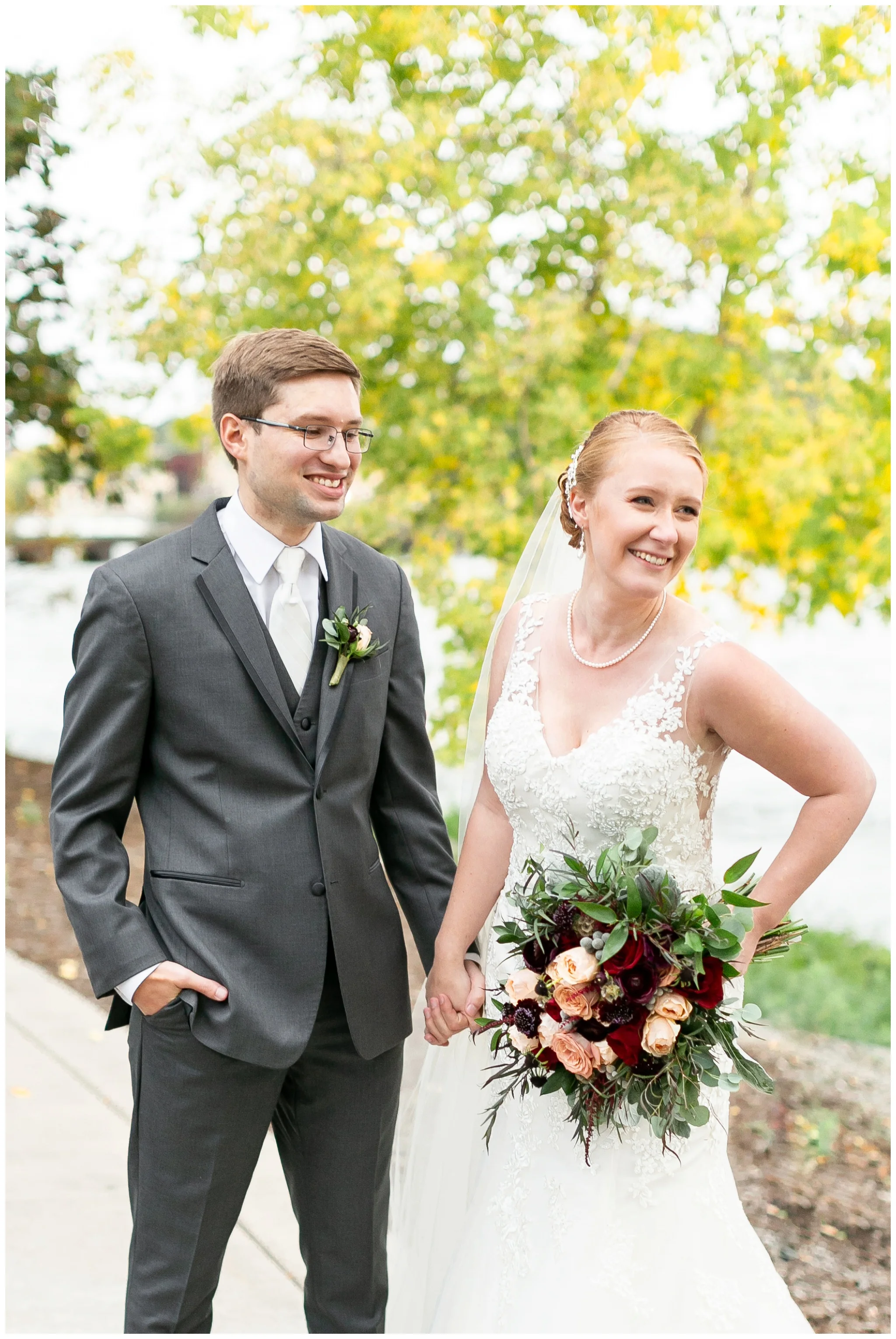 fall_wedding_pullmans_trolley_resturant_kimberly_wisconsin_1730.jpg
