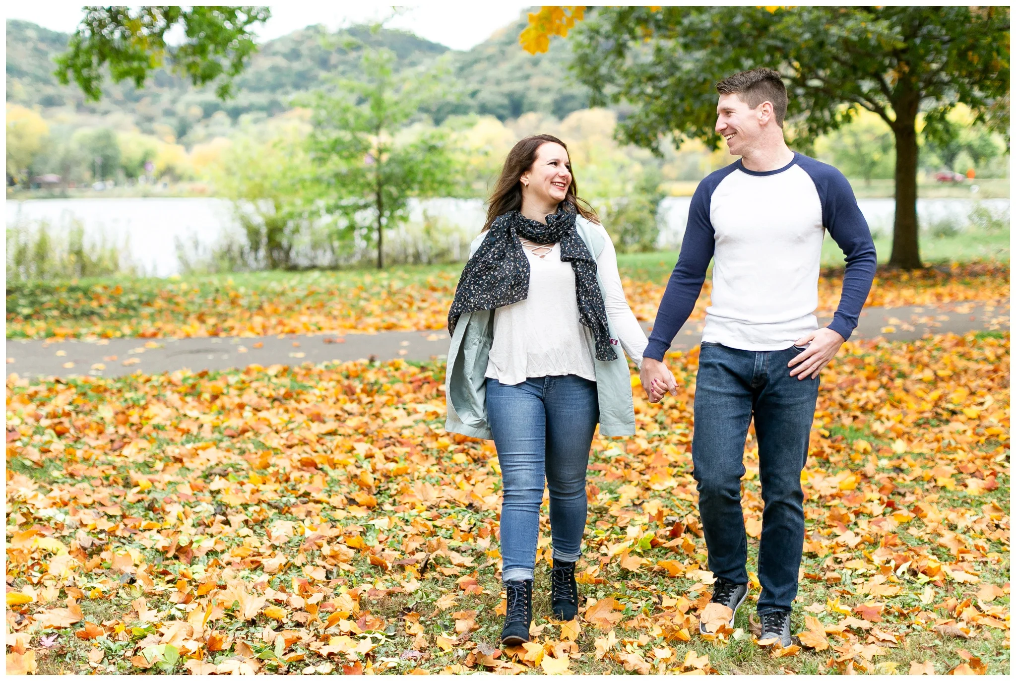 autumn_engagement_session_winona_minnesota_caynay_photo_1784.jpg