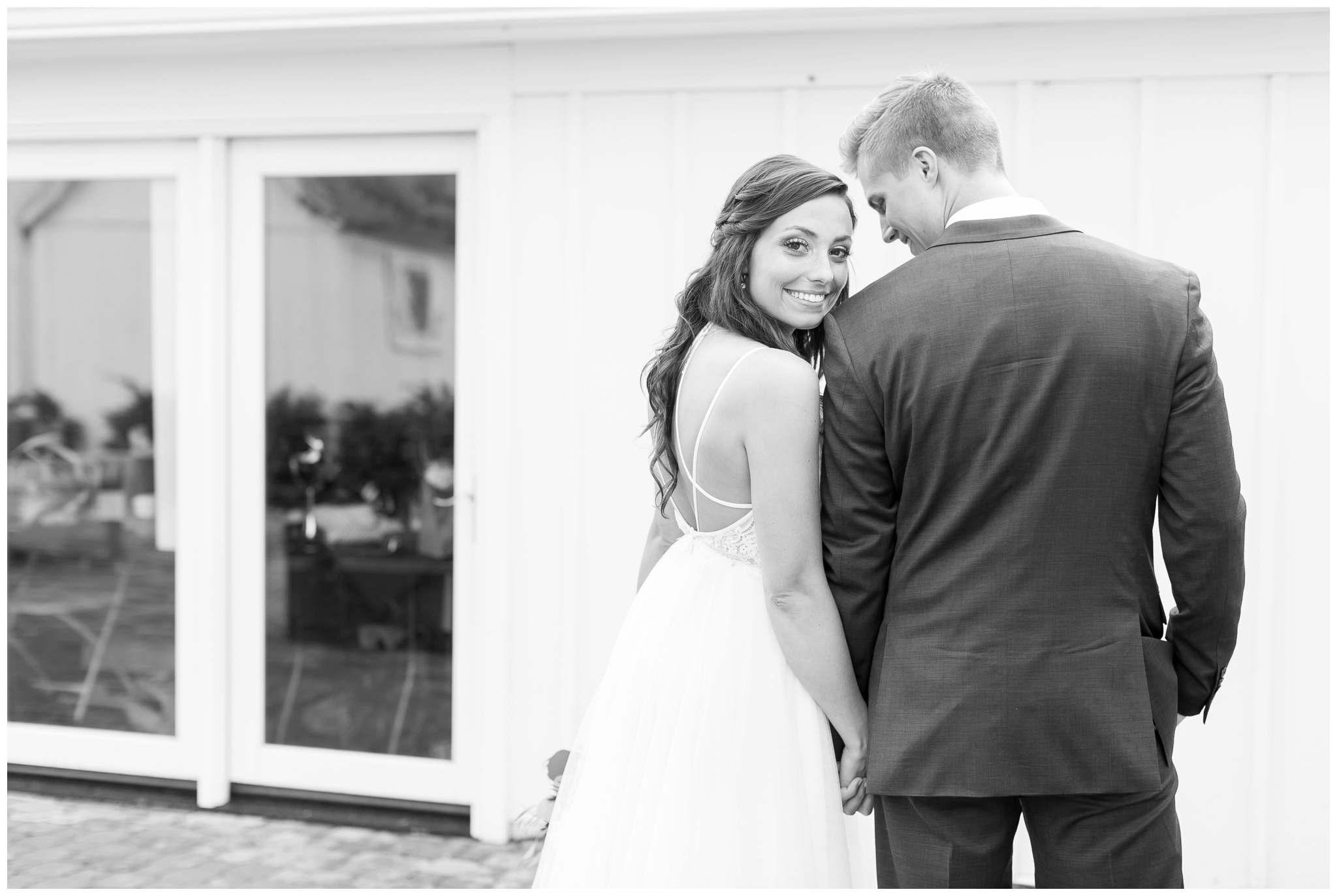 boxed_and_burlap_wedding_caynay_photo_delavan_wisconsin_photographer_3751.jpg