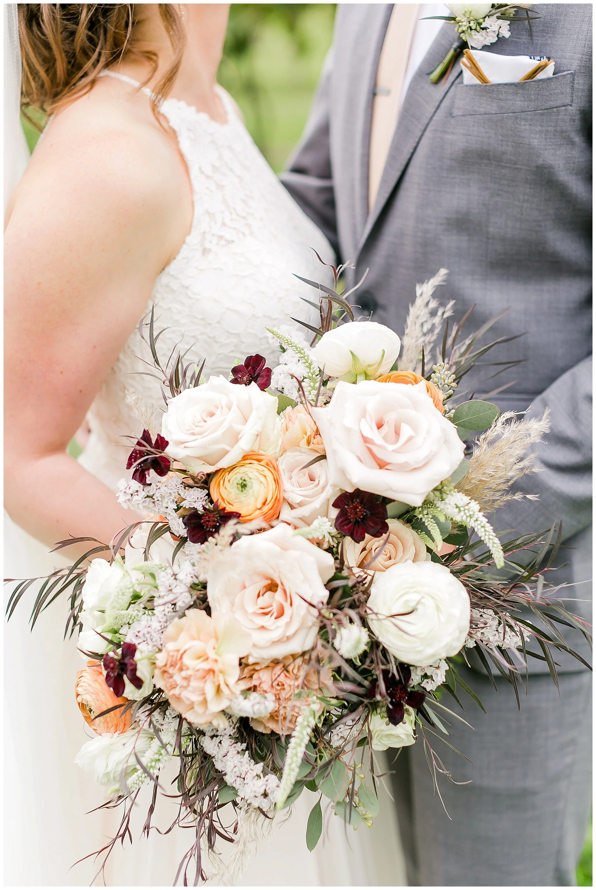 over_the_vines_edgerton_wisconsin_wedding_madison_wisconsin_photographer_0420.jpg