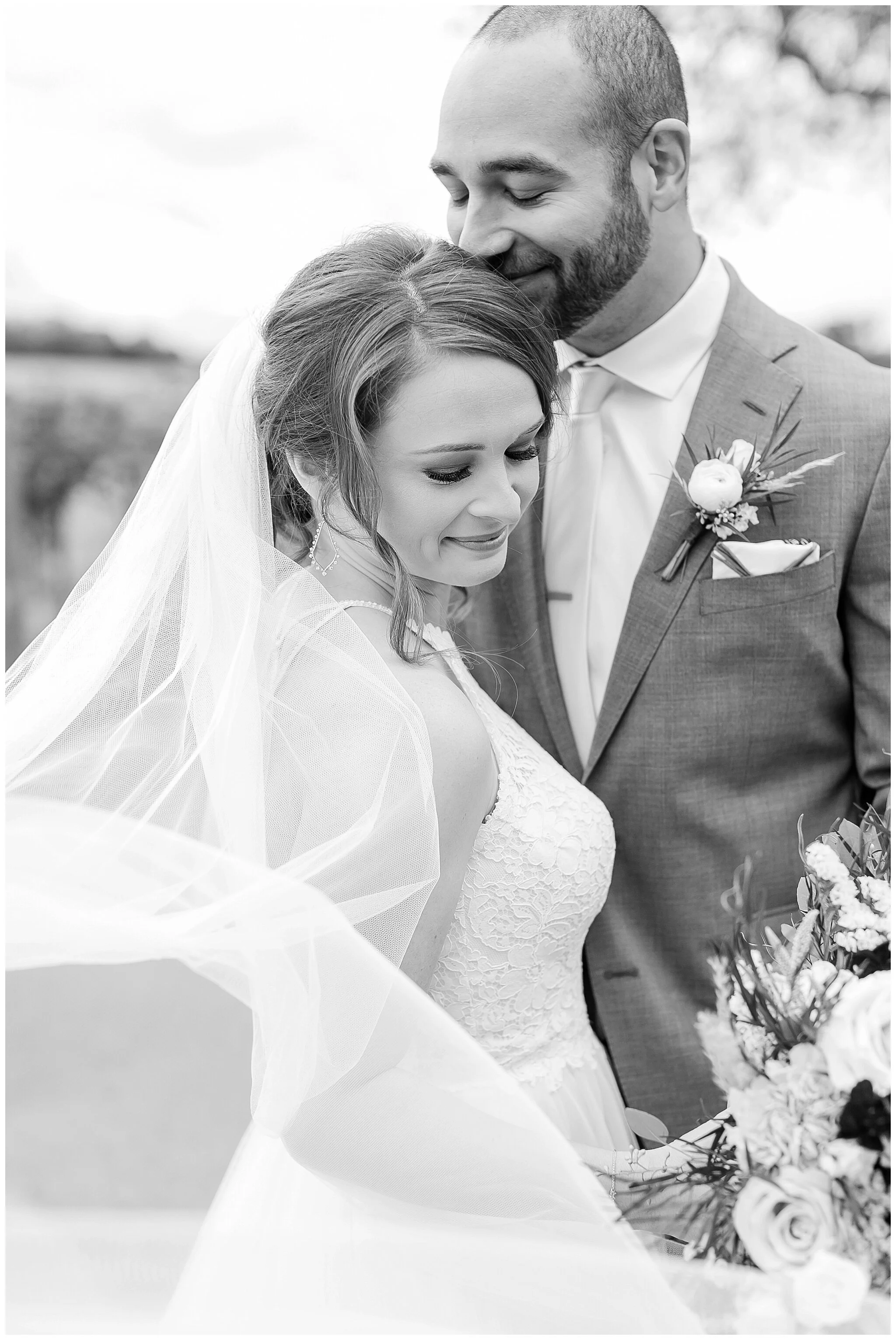 over_the_vines_edgerton_wisconsin_wedding_madison_wisconsin_photographer_0422.jpg