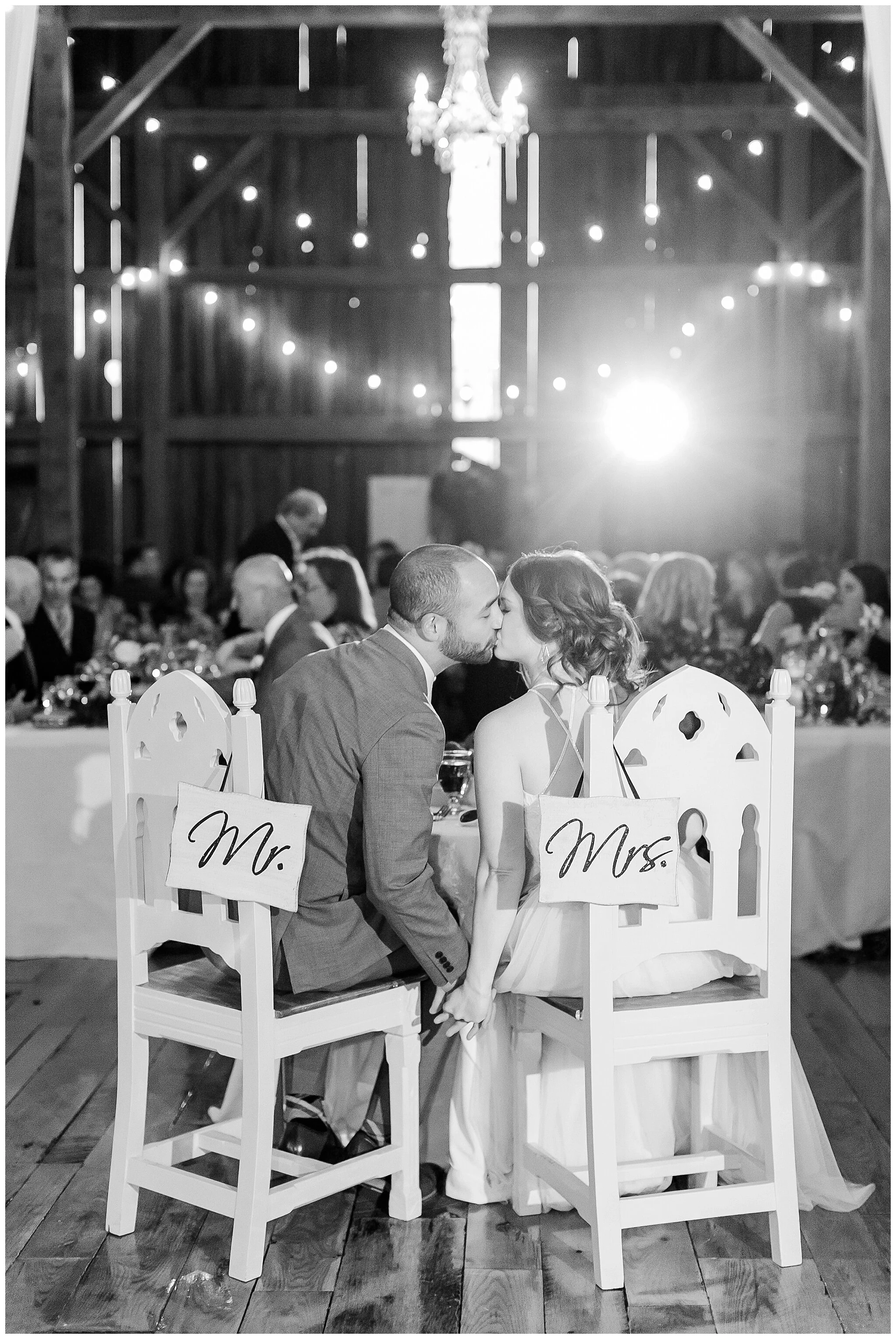 over_the_vines_edgerton_wisconsin_wedding_madison_wisconsin_photographer_0467.jpg