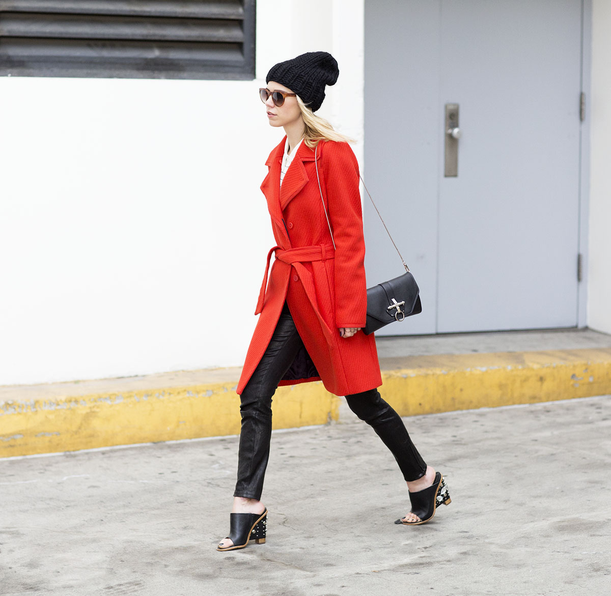 Andrea-Fenise-Shoe-Trend-Mules