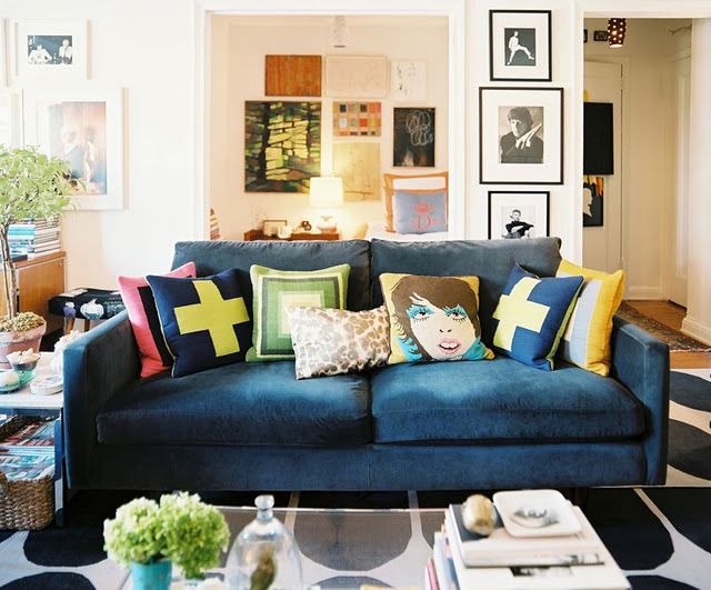 Andrea-Fenise-How-To-Decorate-With-Throw-Pillows