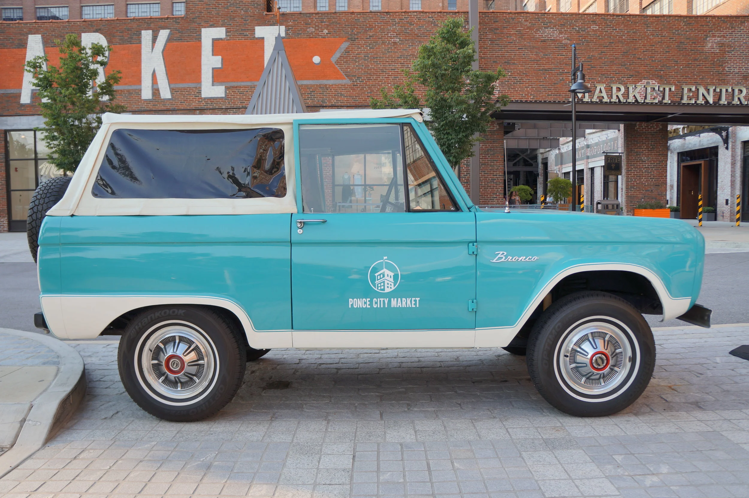 Andrea Fenise traveling blogger visits Ponce City Market 