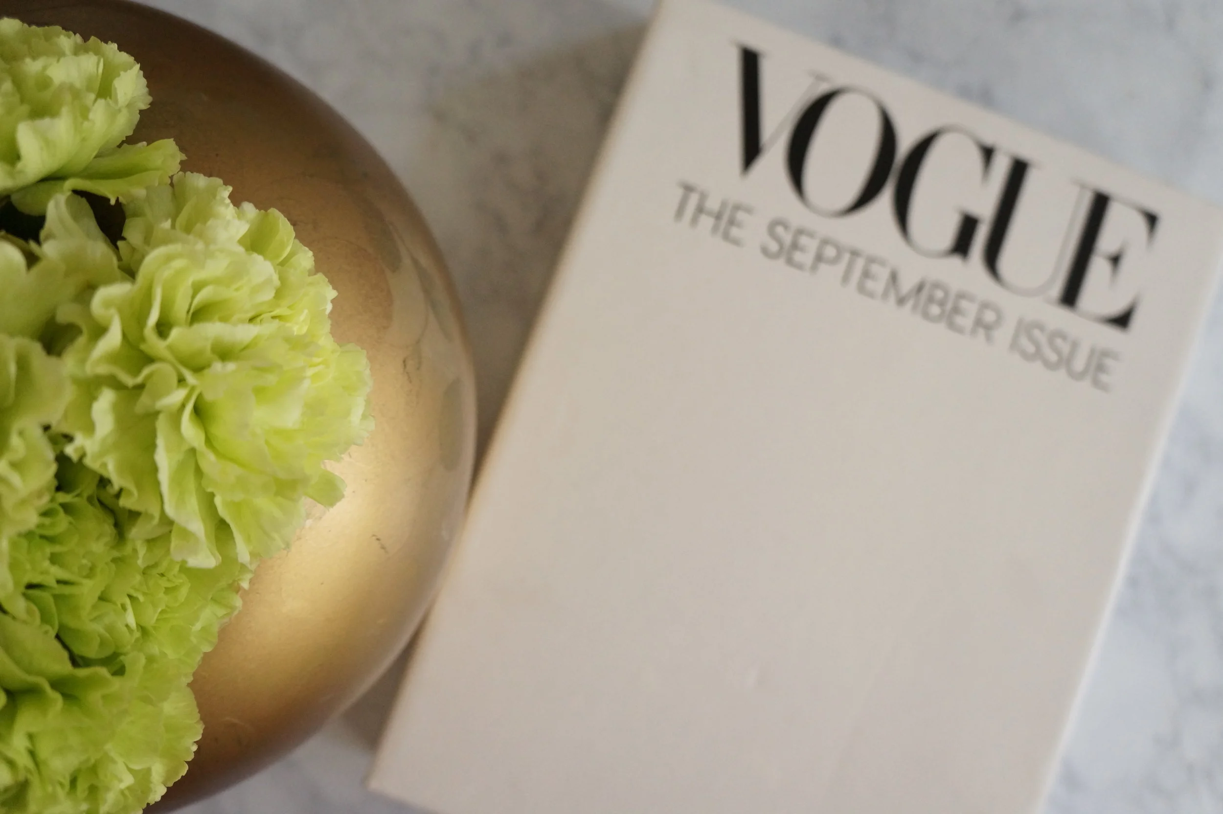 Andrea Fenise Memphis Fashion Blogger shares how to decorate your home with simple floral arrangements