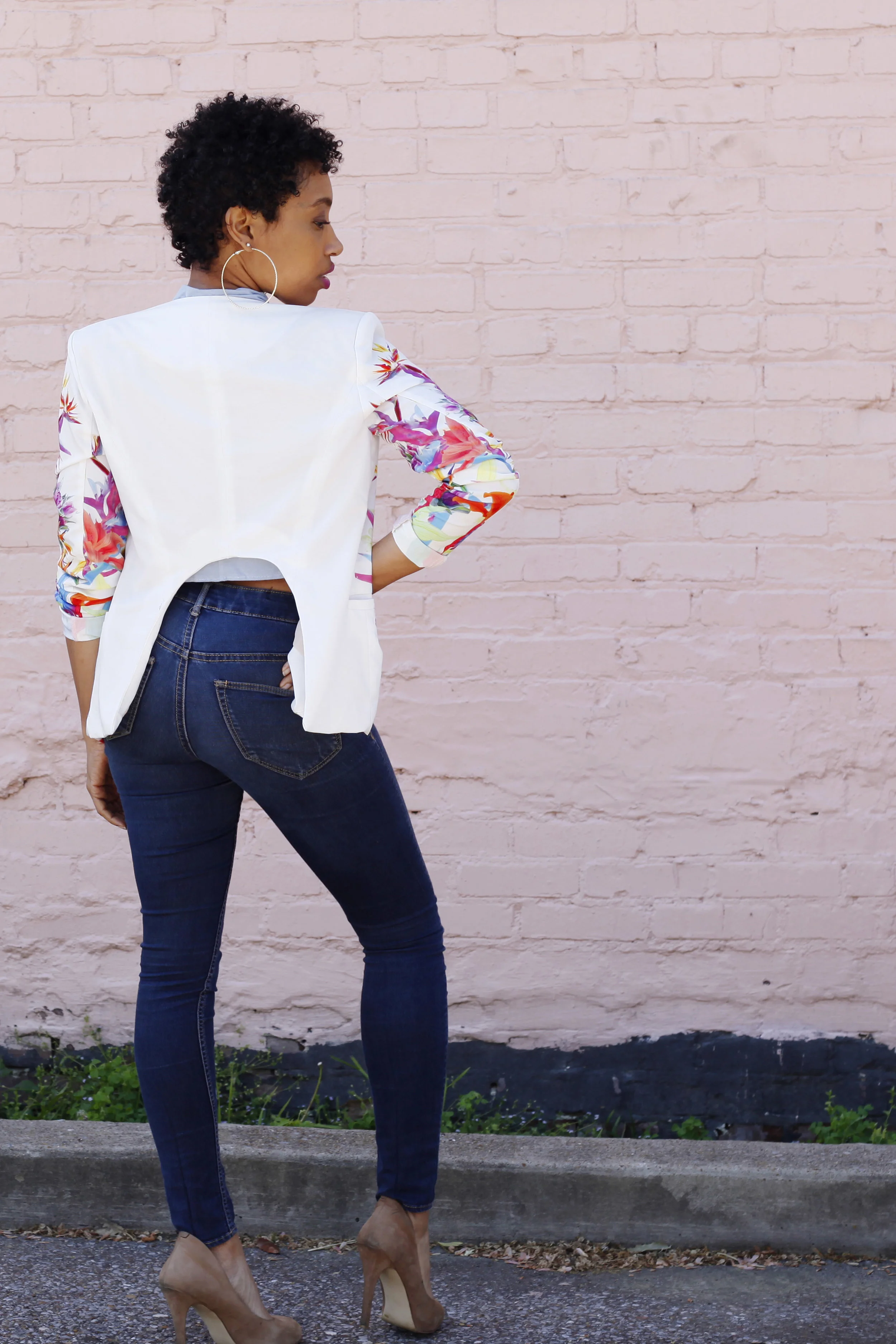 Andrea Fenise Memphis Fashion Blogger talks dressing for your body type with a floral blazer