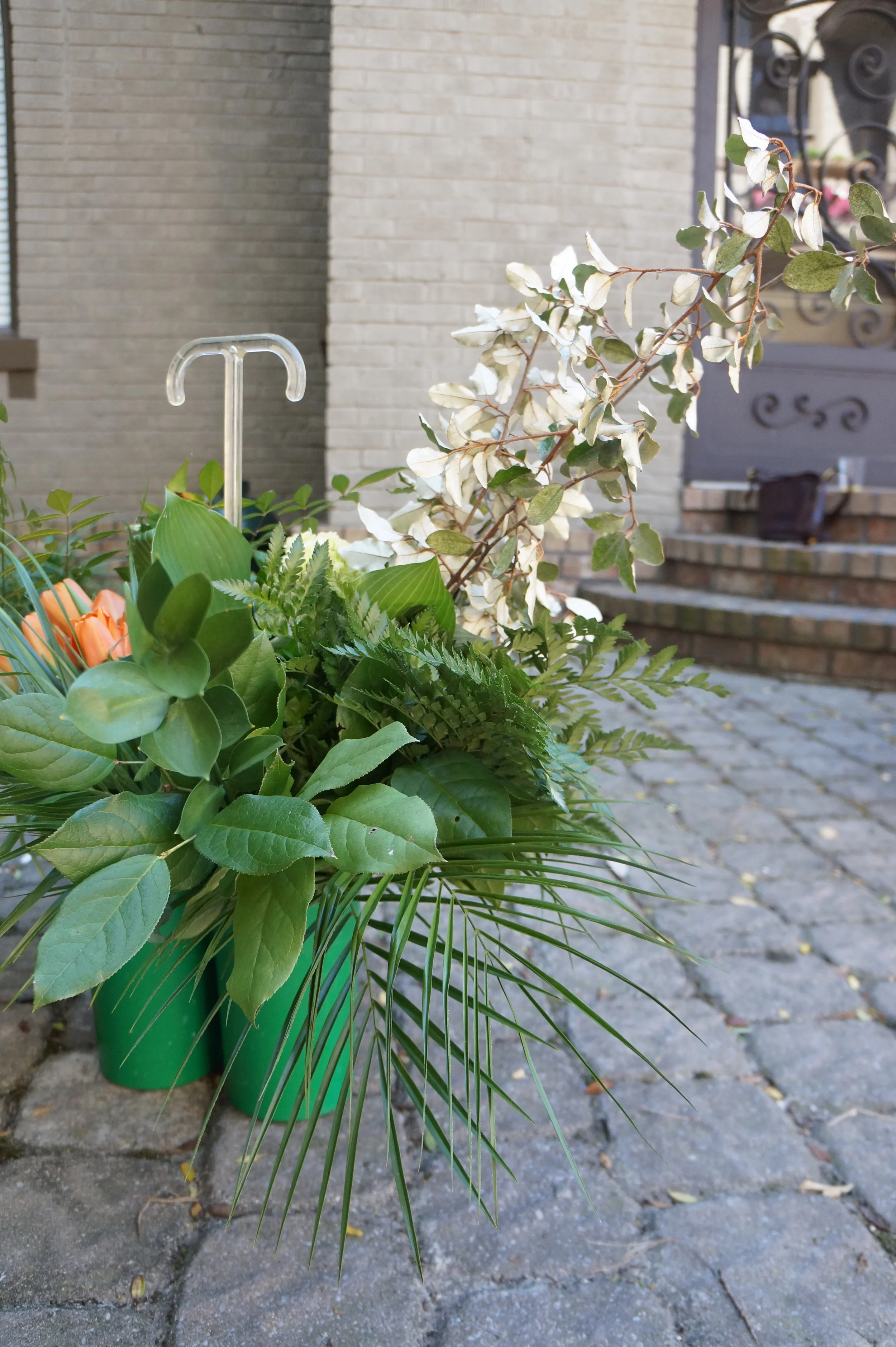 Andrea Fenise Memphis Fashion Blogger shares how to make a diy floral arrangement