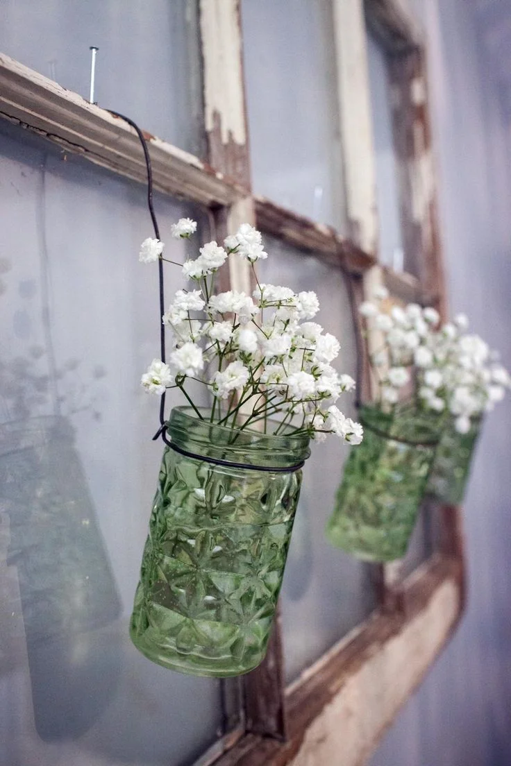 Andrea Fenise Memphis Fashion Blogger shares how to decorate using old window frames