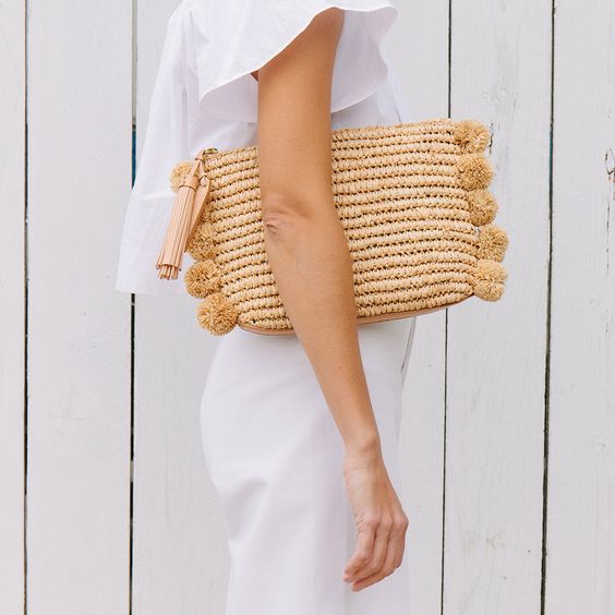 Andrea Fenise Memphis Fashion Blogger shares the straw bag trend