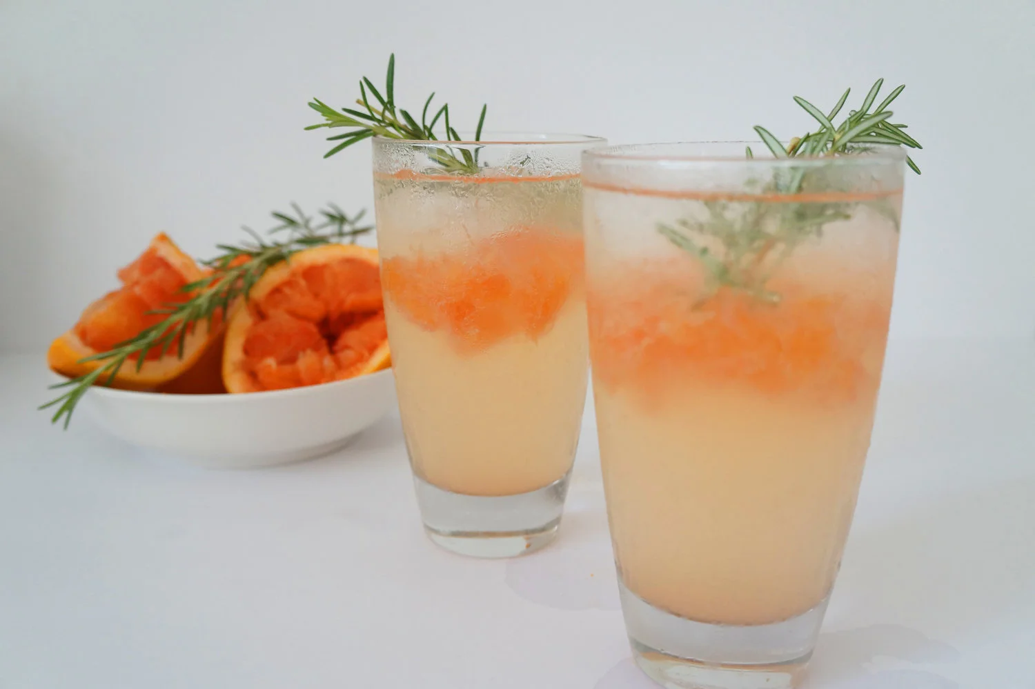Andrea Fenise Memphis Fashion Blogger shares Rosemary and Grapefruit Cocktail 