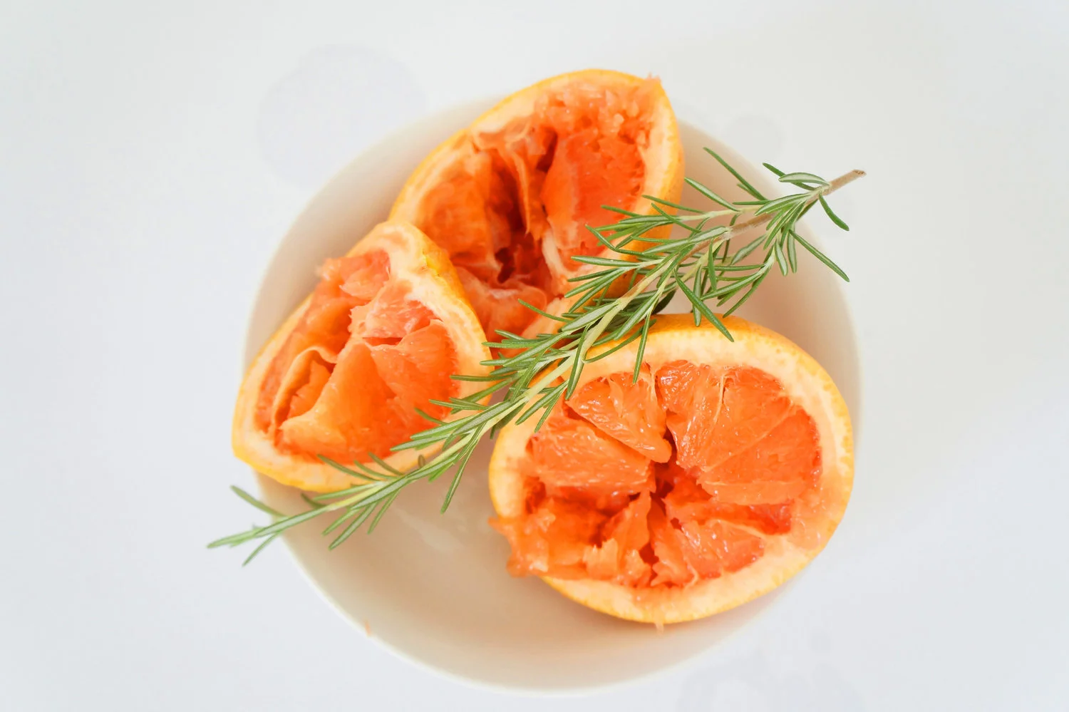 Andrea Fenise Memphis Fashion Blogger shares Rosemary and Grapefruit Cocktail for spring and summer 