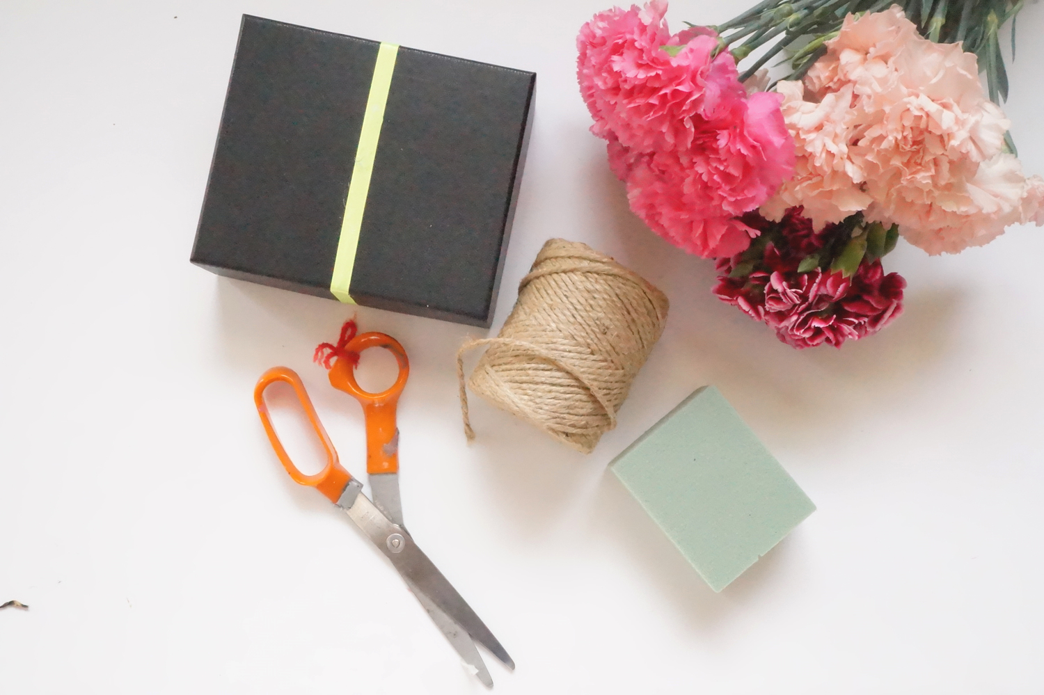 Andrea Fenise Memphis Fashion Blogger shares a DIY Floral Box for Valentine’s Day