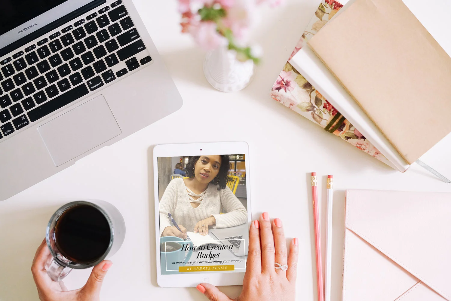 Andrea Fenise Memphis Fashion Blogger & Finance Blogger free budgeting template
