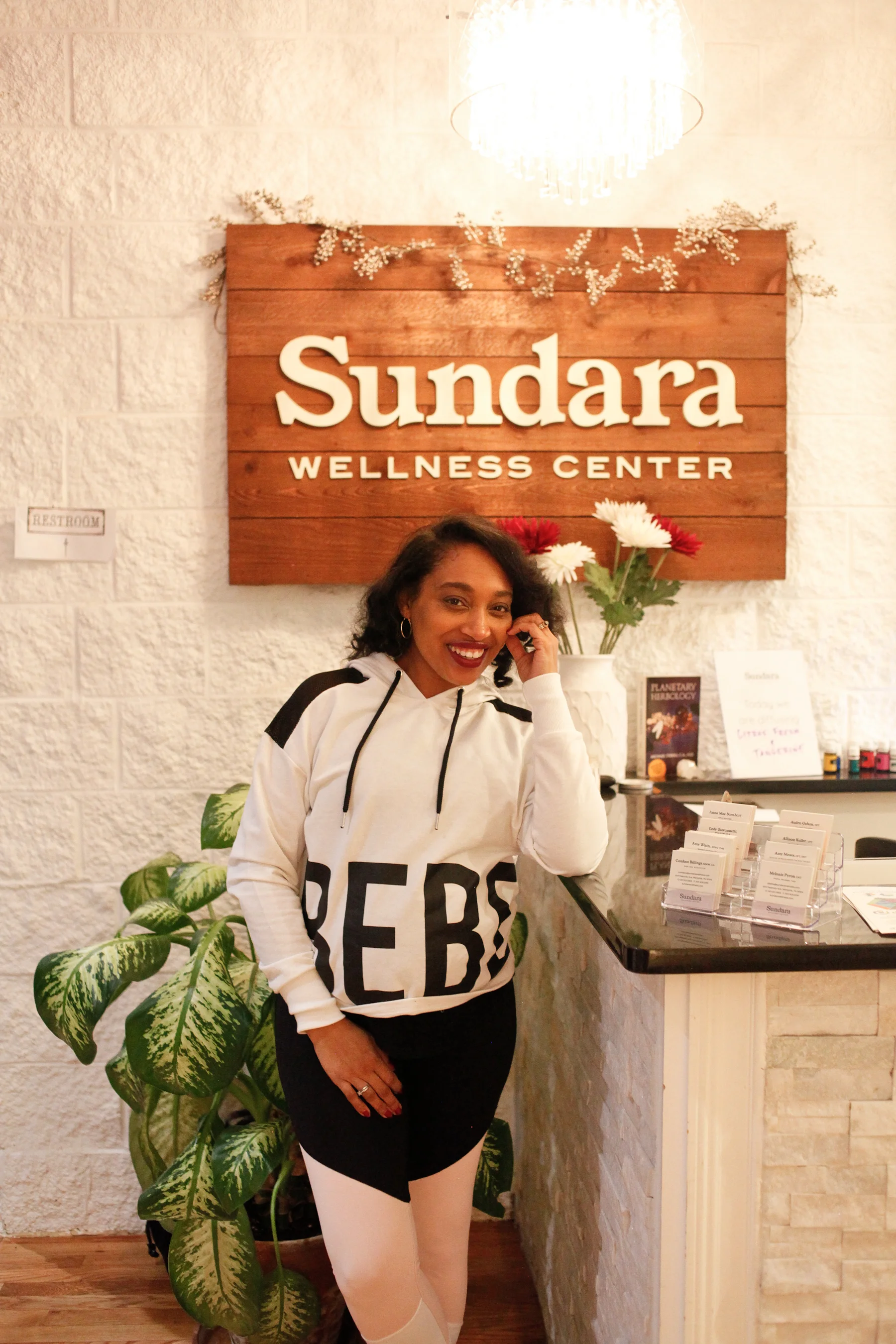 Andrea Fenise Memphis Fashion Blogger and Memphis Wellness Blogger shares a recap of an Influencer Night out at Sundara Wellness