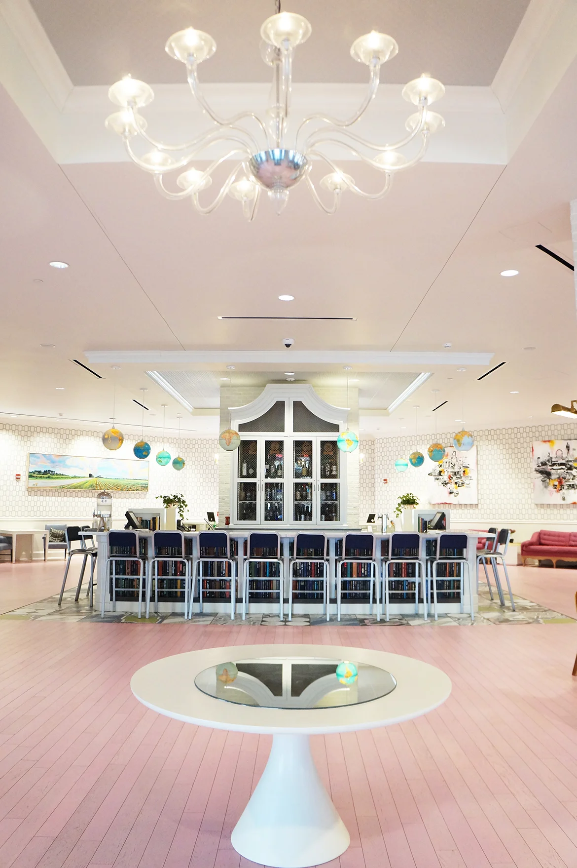 Andrea Fenise Memphis Fashion Blogger and Memphis Travel Blogger shares stay at The Graduate Hotel