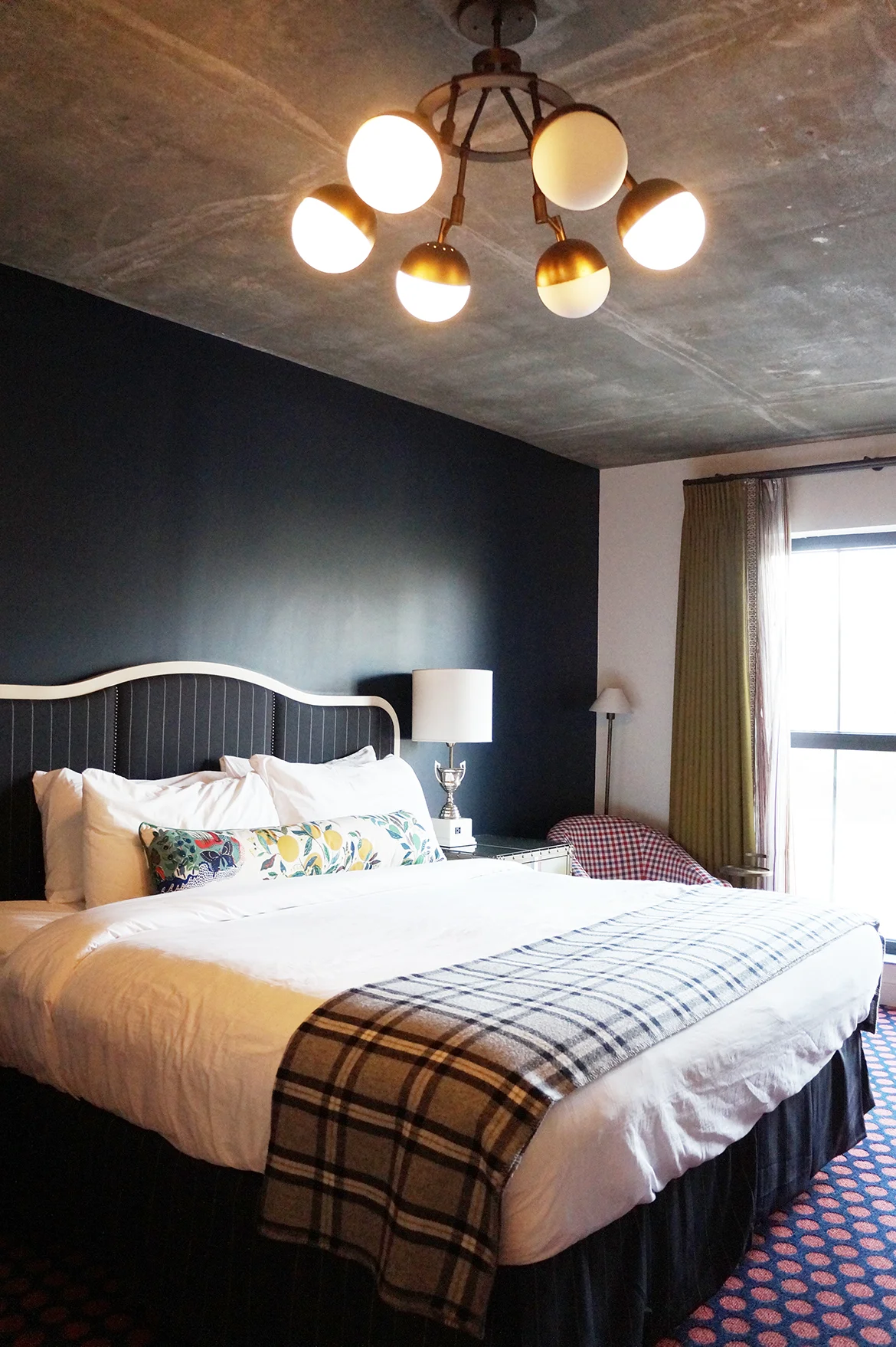Andrea Fenise Memphis Fashion Blogger and Memphis Travel Blogger shares stay at The Graduate Hotel